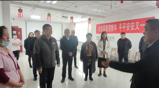 石河子慈善总会携企业代表参观一三六团康顺养老院