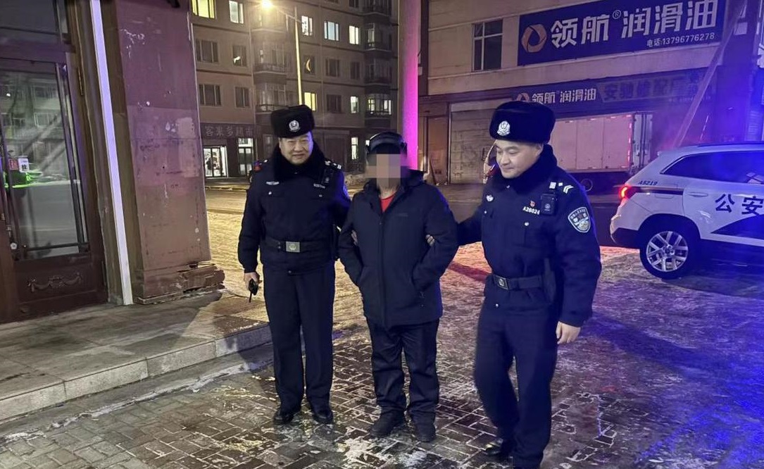 养老院老人寒冬走失急寻踪，警徽闪耀暖人心
