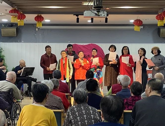 七旬党员张兰秀：用歌声温暖养老院的百余次义演