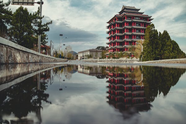 人保财险山西运城市分公司暖心行动：走进养老院，共筑金融安全防线