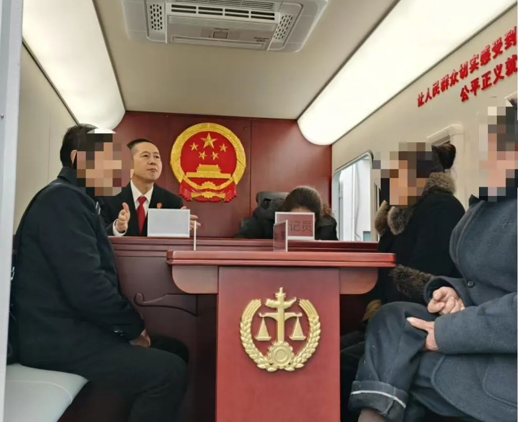 车载法庭开进养老院，高效调解解民忧