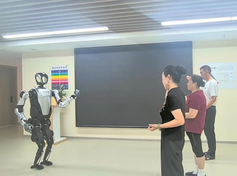 当养老院遇上 “科技伙伴”：智能适老如何重构银发生活？